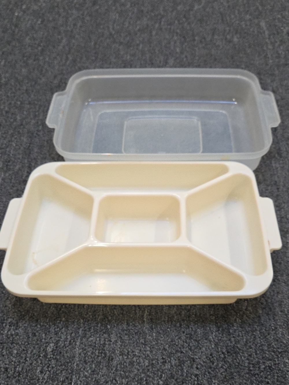 Rubbermaid Servin Saver Storage Container 5 Compartment Sections Clear Lid 13x9